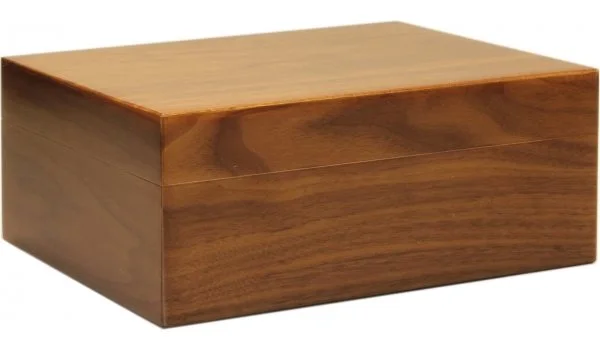Pegasus Walnut Humidor Frosted 35